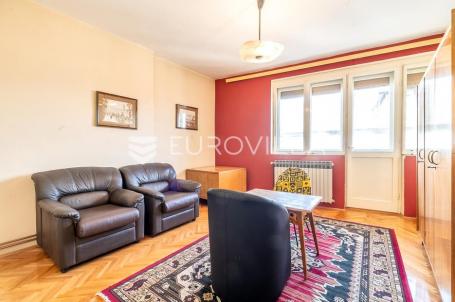 Zagreb, Trešnjevka funkcionalan četverosobni stan 91 m²