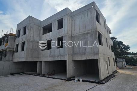 Čiovo, Slatine, stan 59,44 m² na 2. katu s pogledom na more i parking mjestom
