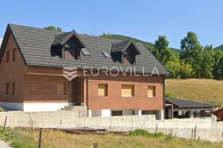 G. Kotar, Mrkopalj, kuća sa 4 apartmana na terenu od 2075 m²