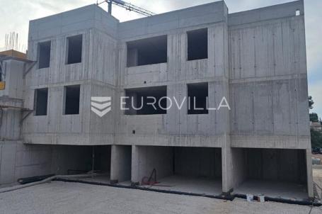 Čiovo, Slatine, stan 60,1 m² na 2. katu s pogledom na more i parking mjestom