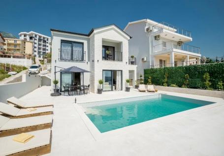 New villa with pool and garage, Becici