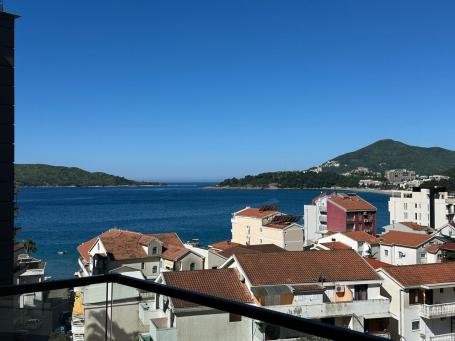 Newly built one-bedroom apartment with sea view