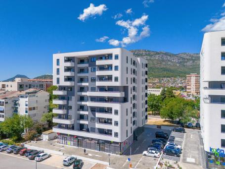 New two-bedroom apartment with a large terrace, Makedonsko naselje, Bar