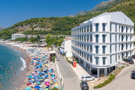 New apartments on the first line to the beach and the sea, Sutomore