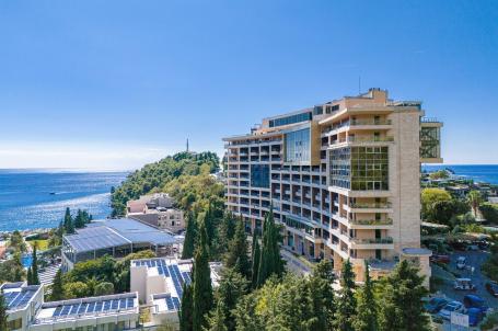 Furnished one-bedroom apartment with sea view, Becici, 
