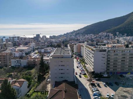 Furnished one-bedroom apartment, Budva, Rozino