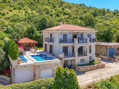 Stone villa Rezevici