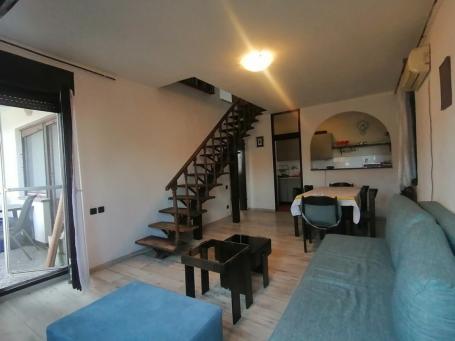 Delimično renoviran troiposoban dupleks 73m2 na dobroj lokaciji - Sajam