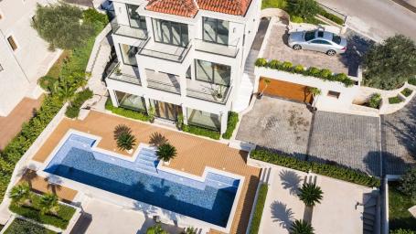 Luksuzna vila sa bazenom i pogledom na more , Budva-Blizikuće