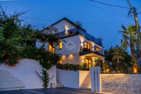 Luksuzna vila 300m2 sa bazenom i pogledom na more, Markovići - Budva