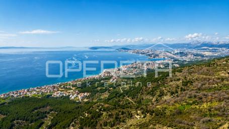 Ekskluzivno zemljište 3.330 m² s legalnim objektom, panoramskim pogledom, dozvol