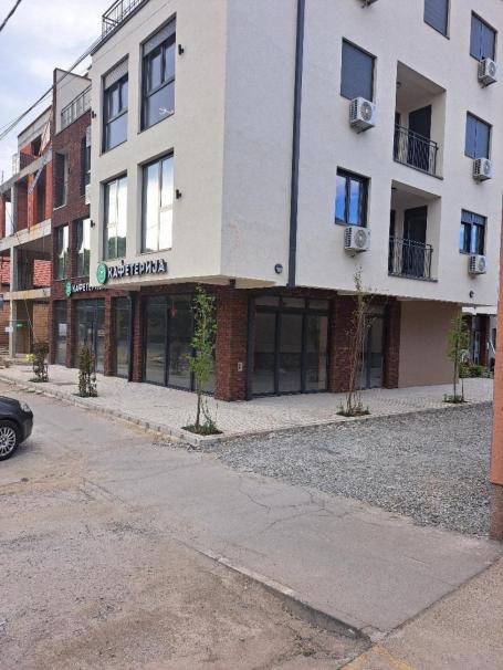 Stan troiposoban, 73m2, prvi sprat, novogradnja, Batajnica, ulica Majora Zorana 