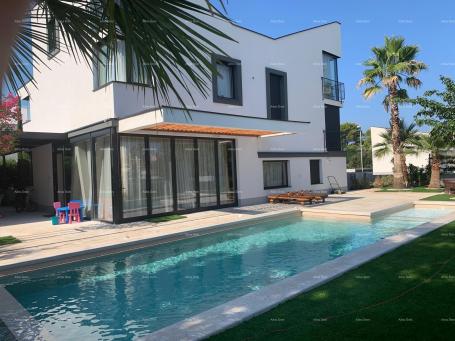 Kuća Prodaja - Prekrasna, moderna vila s bazenom - smart home, Fažana! Pogled na more!