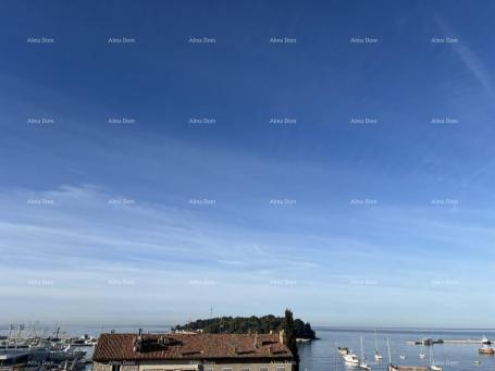 Stan ROVINJ – prodaja stana s pogledom na more, garažom i parkirnim mjestom. 