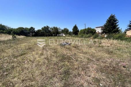 Istra, Radeki Polje, 794 m² pravokutne građevinske parcele na mirnoj lokaciji