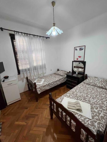 Petokrevetni apartman Igalo