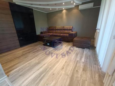 Na prodaju svetao i funkcionalan dvosoban kompletno renoviran stan!