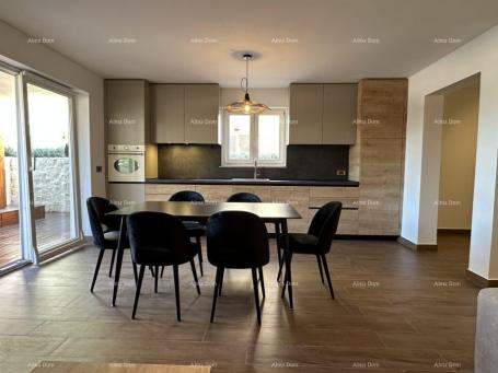 Wohnung Verkauf - Luxuriöse Wohnung in Neubau, nur 15 m vom Meer entfernt! Umag!