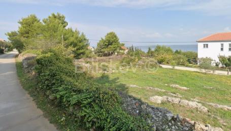 Prodaja, Pašman, atraktivna parcela1.048 m2, drugi red do mora