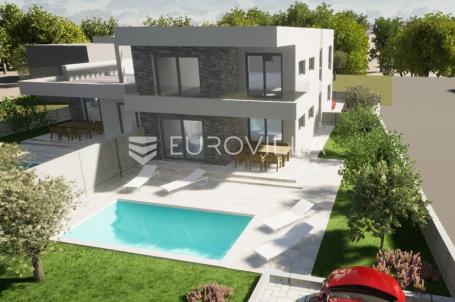 Kaštel Stari, moderna kuća u roh bau fazi s dva odvojena stana