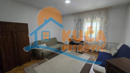Izdaje se sprat kuće  kod Dif-a, 102m2, na prvom spratu