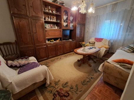 Komforan dvosoban stan - odličan raspored 