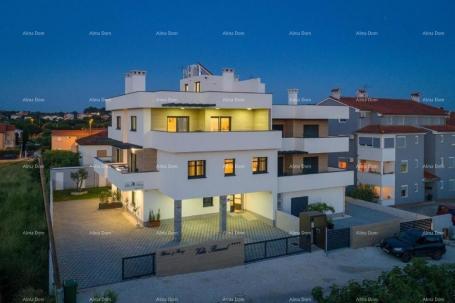 Kuća Prodaja moderne vile sa 5 zasebnih apartmana, Pula!