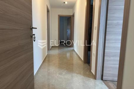 Požega, Sv. Roka, četverosoban stan 83 m²