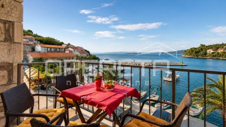Korčula, dva apartmana s pogledom i velikom terasom