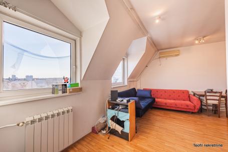 VRACAR JUŽNI BULEVAR 35m2 , 140000e