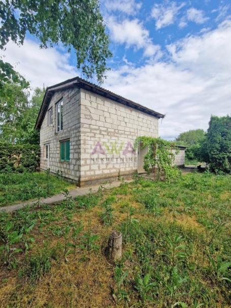 Predgrađe Sombora, Šikara. Spratna kuća 181m2