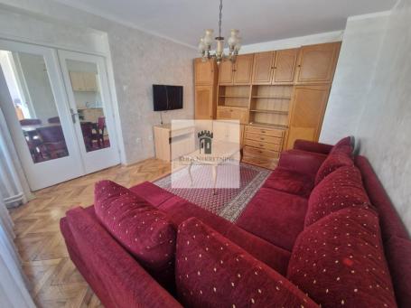 Trosoban stan, 70 m², Bulevar oslobođenja, 2. sprat