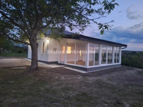 Kuća u Banoštoru, 68 m², plac 15.6 a, Beočin