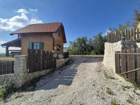 Drvena kuća za odmor (novogradnja) sa pomoćnim objektom nadomak Zagreba!