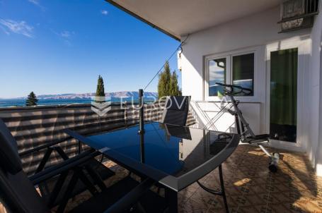 Senj, kuća 160 m² s vrtom i pogledom na more