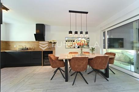 Osijek, Donji Grad, prodaje se četverosoban stan površine 120 m²