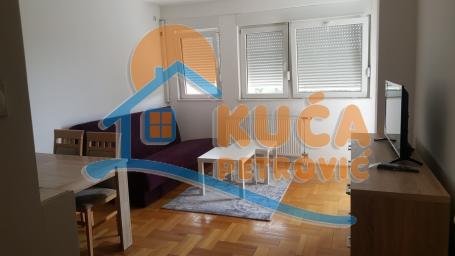 Izdaje se jednoiposoban stan kod Filozofskog Fakulteta, 48m2!