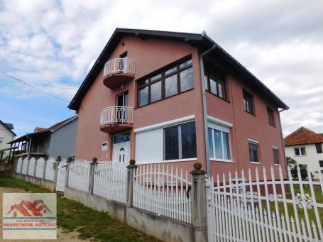 KUĆA KORIĆANI 264M2-DVA SPRATA, SVE ZAVRŠENO, UKNJIŽENA,6,6 ARI--149.000 E