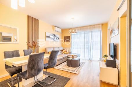 Zagreb, Zapruđe, dvosoban stan ukupne površine 45 m² s parking mjestom