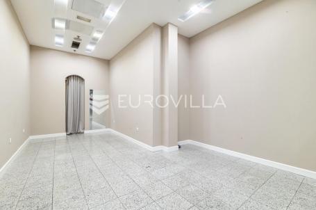 Zagreb, Donji grad, Importanne Galleria centar, poslovni prostor površine 23,90 m². 