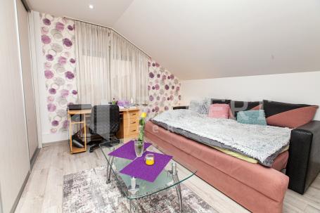Sprat u kući, 75 m2,  Duvanište
