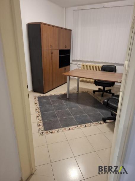  NAMEŠTEN POSLOVNI PROSTOR IDEALAN ZA KANCELARIJE - ULICA DIMITRIJA TUCOVIĆA