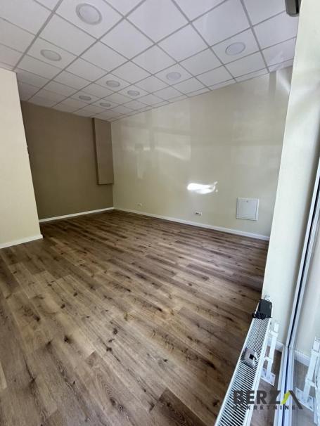  PRELEP ULIČNI LOKAL NA PROMETNOM MESTU NA NOVOJ DETELINARI