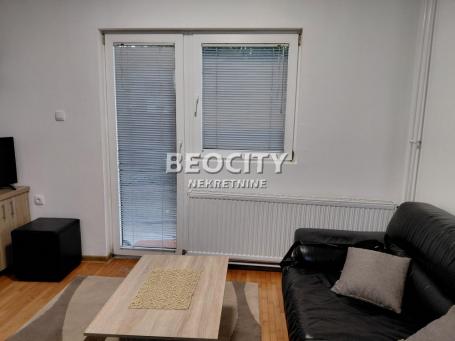 Rakovica, Petlovo brdo, Đuje i Dragoljuba, 3.0, 53m2, 450EUR Stan sa velikim dvorištem