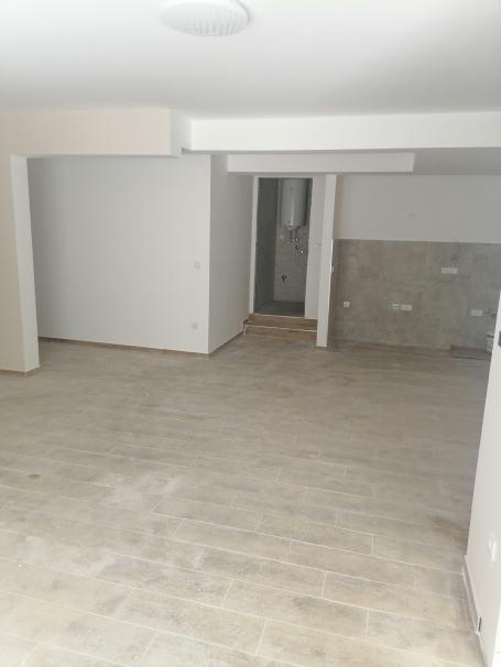 Funkcionalan dvoiposoban stan sa zasebnim ulazom
