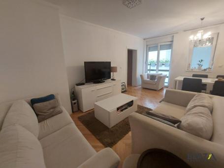 ODLIČAN TROSOBAN STAN, PET FRIENDLY, &nbsp; NA NOVOJ DETELINARI