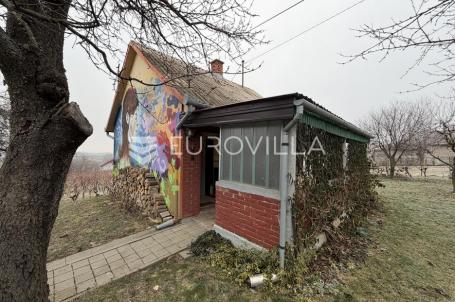 Mandićevac, Vikendica 66 m² s vinogradom, izvrsna investicija