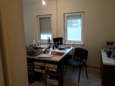 Zemun, kancelarija 15m2, u kuci, prizemlje
