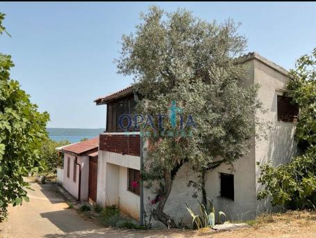Otok Pašman - SAMO KOD NAS - Kuća s ljetnikovcem  - samo 60 metara od mora