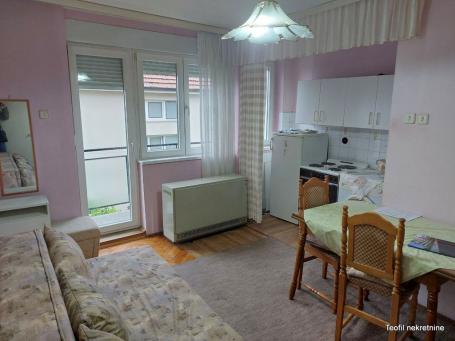 VOZDOVAC BANJICA 60m2 , 2T ,400e